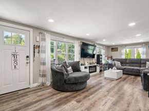 14 Jamieson St, Abington MA 02351