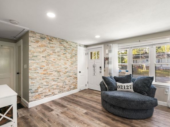 14 Jamieson St, Abington MA 02351