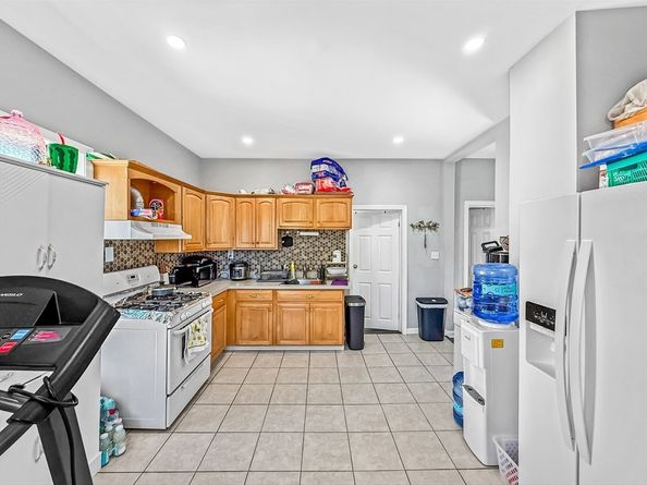 92 Tuttle St, Revere MA 02151