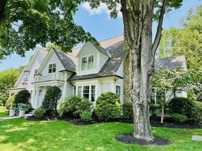 15 Essex Rd, Wellesley MA 02481