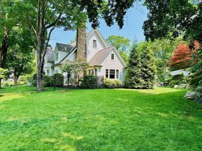15 Essex Rd, Wellesley MA 02481