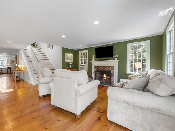 1057 Broadway, Hanover MA 02339