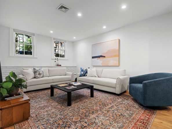 6 Dartmouth Place, Boston MA 02116