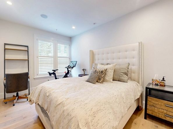 154 W 8th Street 5S, Boston MA 02127