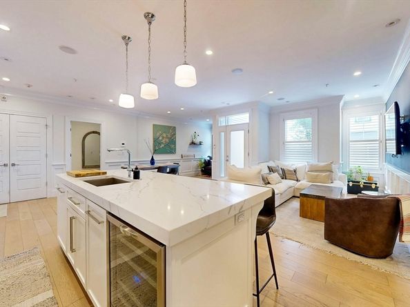 154 W 8th Street 5S, Boston MA 02127