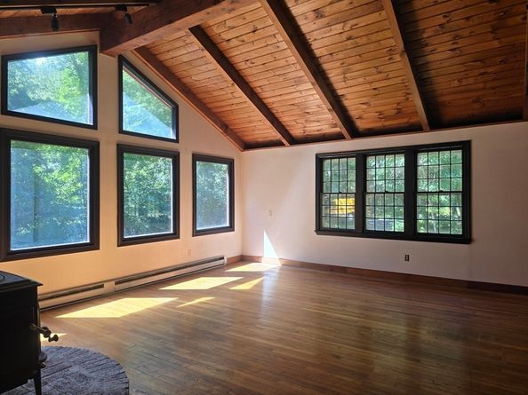 207 Boxboro Rd, Stow MA 01775