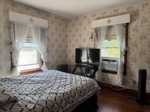 14 Park Ave Ext, Arlington MA 02474
