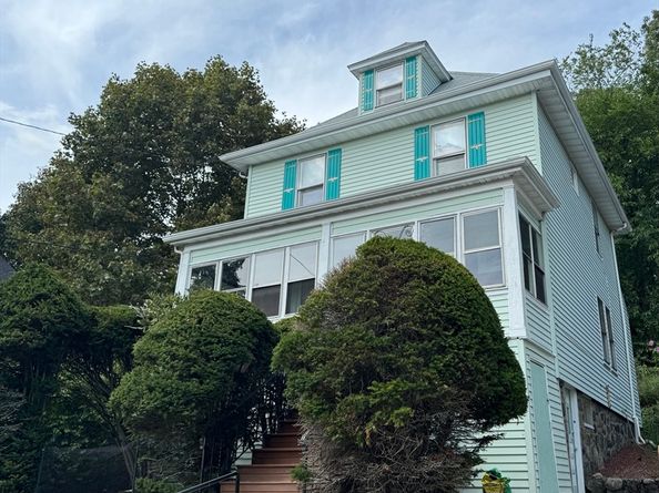 14 Park Ave Ext, Arlington MA 02474