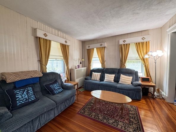 14 Park Ave Ext, Arlington MA 02474