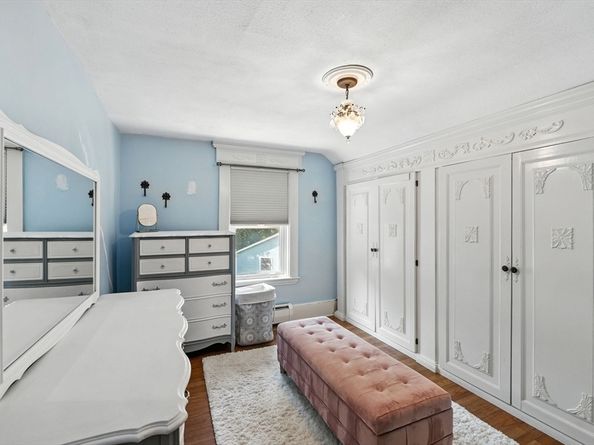 512 Elliott St, Beverly MA 01915