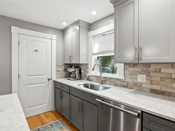 512 Elliott St, Beverly MA 01915