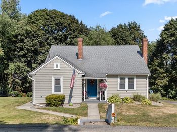 32 Field St