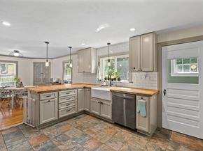32 Field St, Auburn MA 01501