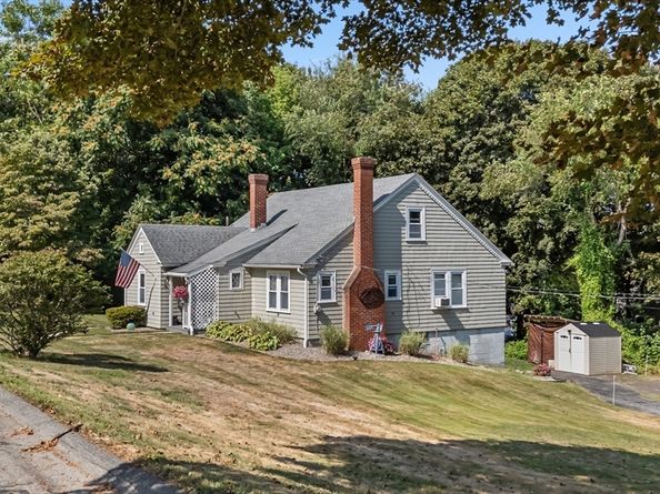 32 Field St, Auburn MA 01501