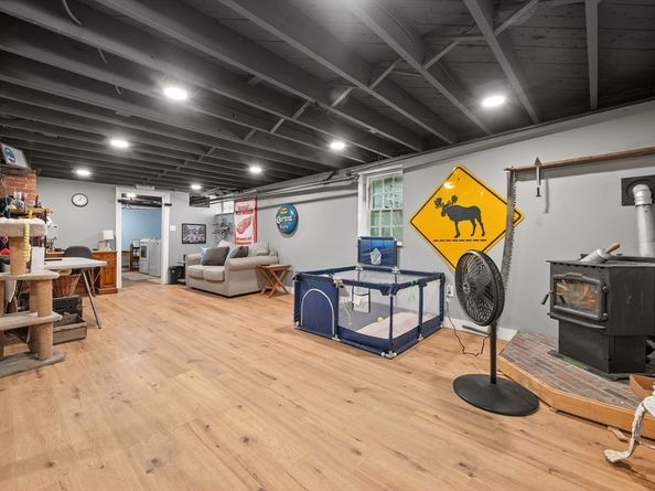 32 Field St, Auburn MA 01501