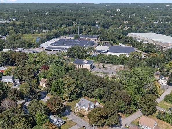 32 Field St, Auburn MA 01501