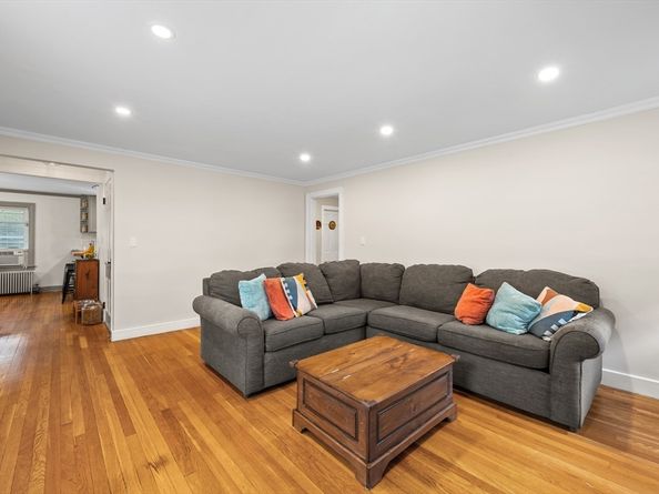 32 Field St, Auburn MA 01501