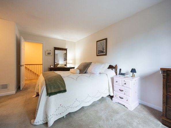 2 Kingson Ln 2, Medway MA 02053