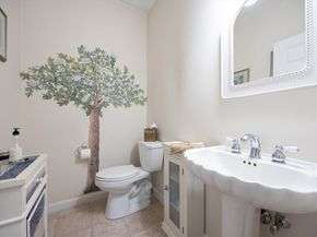 2 Kingson Ln 2, Medway MA 02053