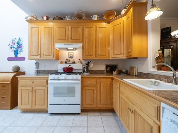 2 Kingson Ln 2, Medway MA 02053