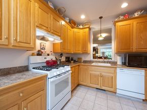 2 Kingson Ln 2, Medway MA 02053