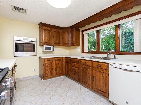 30 Clairmont St, Lynn MA 01904