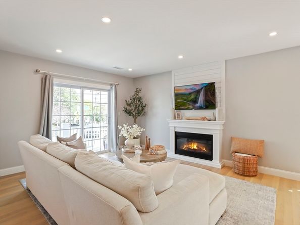 103 Bay View Ave 103, Quincy MA 02169
