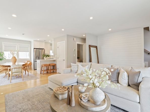 103 Bay View Ave 103, Quincy MA 02169