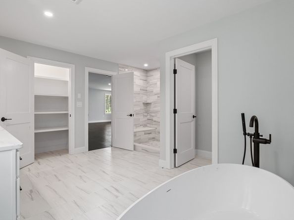 262 Meadowbrook Rd, Dedham MA 02026