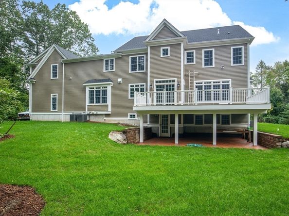 262 Meadowbrook Rd, Dedham MA 02026