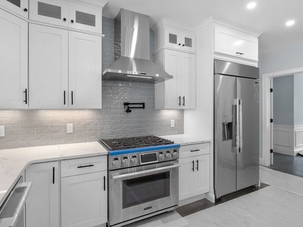 262 Meadowbrook Rd, Dedham MA 02026