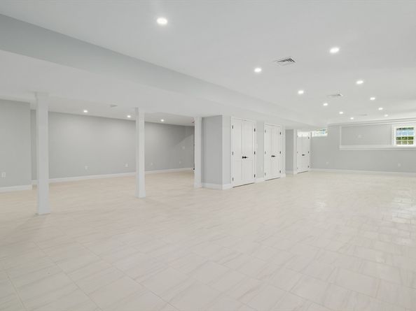 262 Meadowbrook Rd, Dedham MA 02026