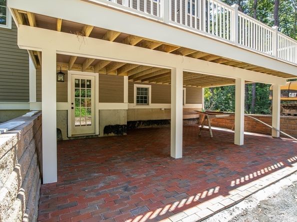 262 Meadowbrook Rd, Dedham MA 02026