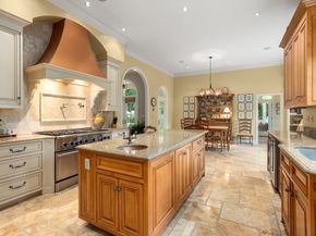 6 Witherbee Ln, Southborough MA 01772