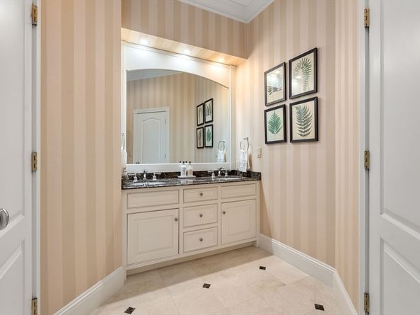 6 Witherbee Ln, Southborough MA 01772