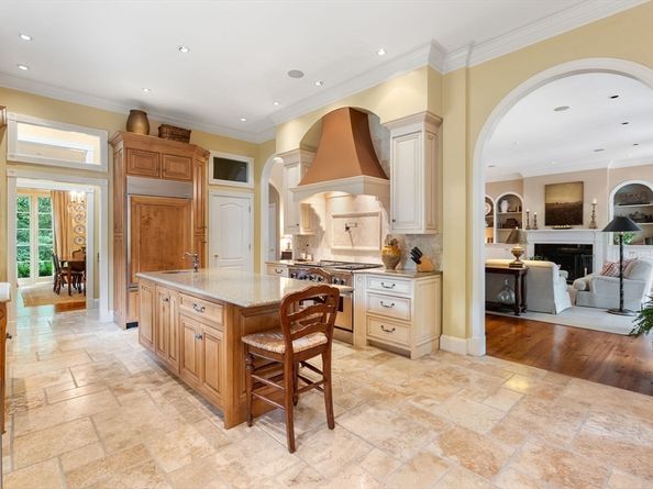 6 Witherbee Ln, Southborough MA 01772
