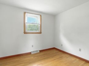 12 Wellington Dr, Hudson MA 01749