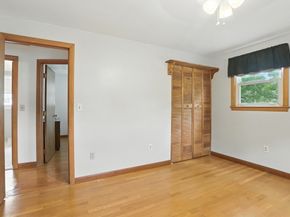 12 Wellington Dr, Hudson MA 01749