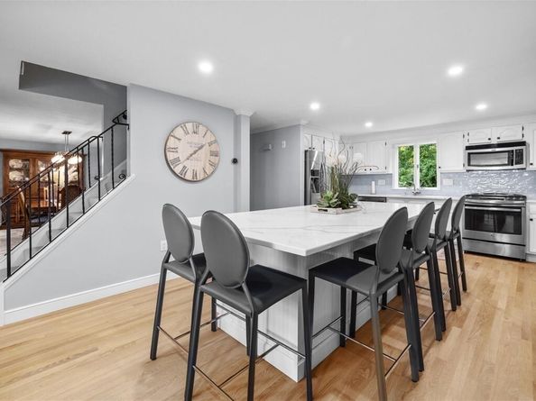 31 Hillcrest Dr, Pembroke MA 02359