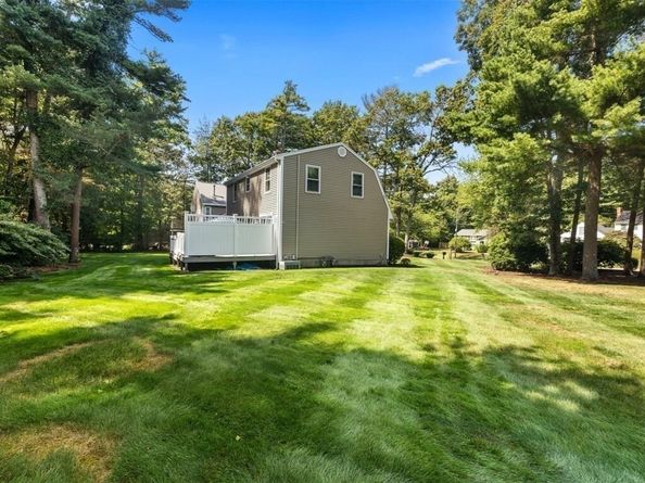 31 Hillcrest Dr, Pembroke MA 02359