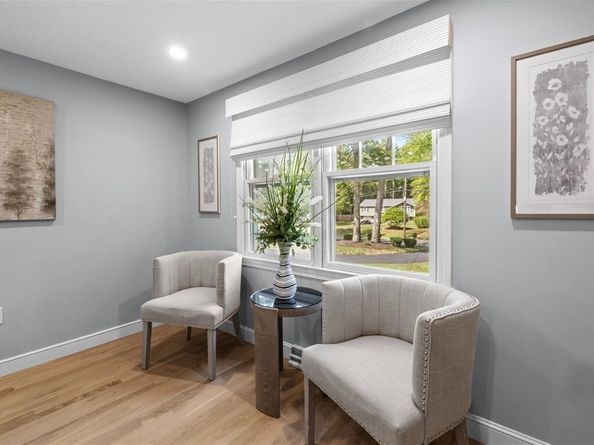 31 Hillcrest Dr, Pembroke MA 02359