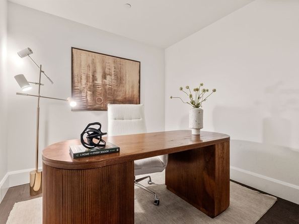 430 Stuart St 27DE, Boston MA 02116