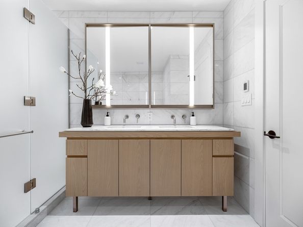 430 Stuart St 27DE, Boston MA 02116