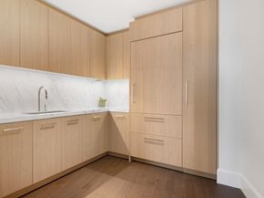 430 Stuart St 27DE, Boston MA 02116