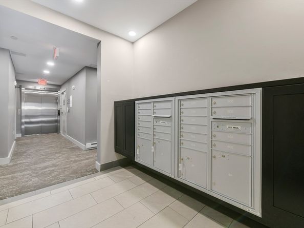 202 Maverick St 302, Boston MA 02128