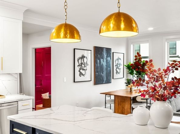 202 Maverick St 302, Boston MA 02128
