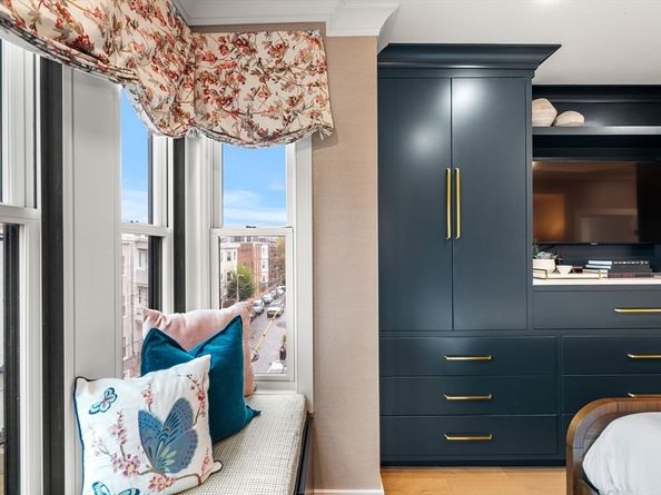 202 Maverick St 302, Boston MA 02128