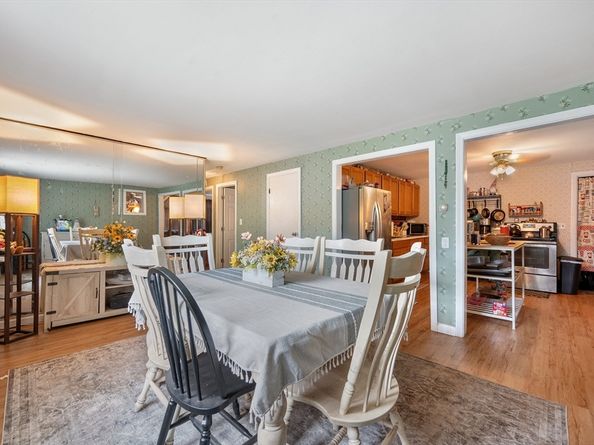 35 Bernadette St, Fitchburg MA 01420