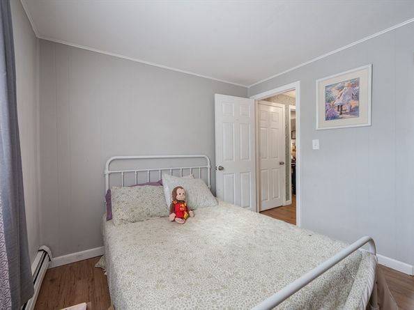 35 Bernadette St, Fitchburg MA 01420