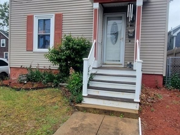32 Clarendon Ave, Lynn MA 01902